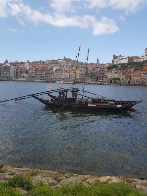 River Fleat II - Heart Of Porto Luaran gambar